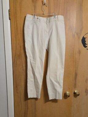 White House Black Market Perfect Form Slim Ankle Size 10 Pant Cream